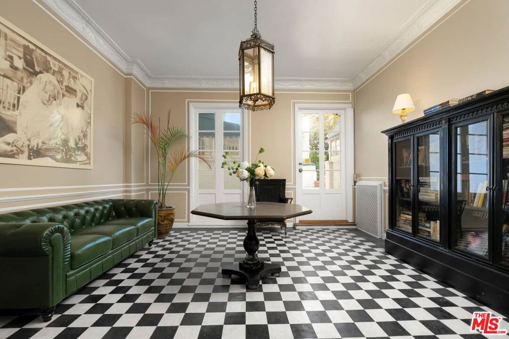 1416 Havenhurst Drive 2C