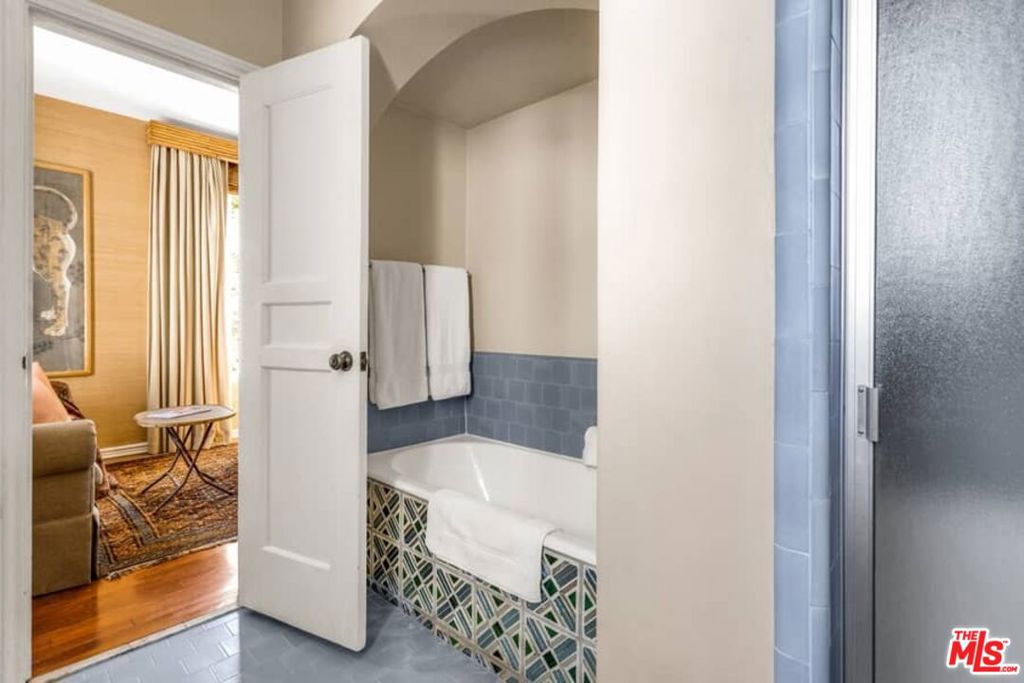 1416 Havenhurst Drive 2C