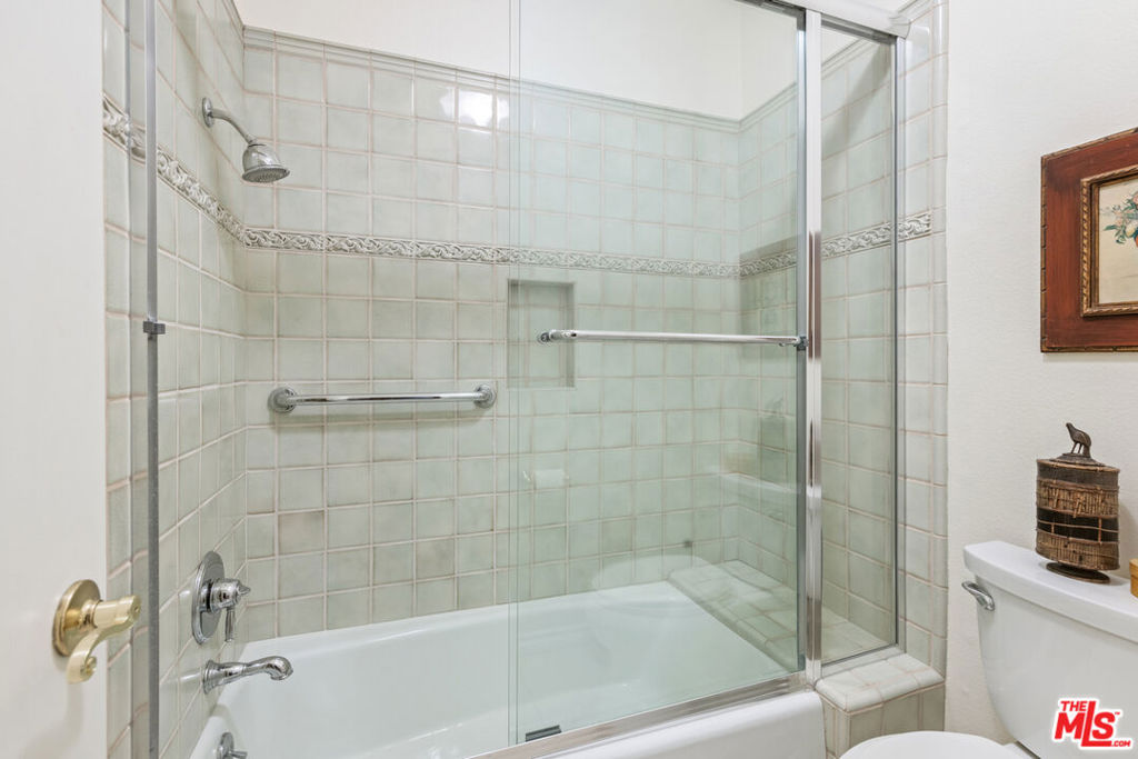 4949 Genesta Avenue 112A