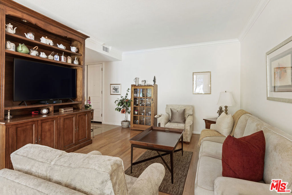 4949 Genesta Avenue 112A