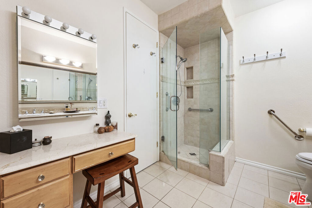 4949 Genesta Avenue 112A