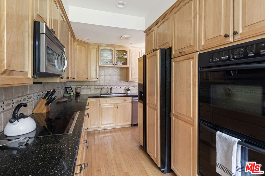 4949 Genesta Avenue 112A