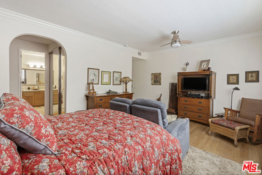 4949 Genesta Avenue 112A