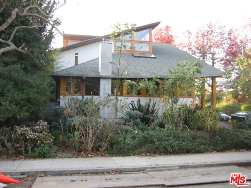 669 Haverford Avenue