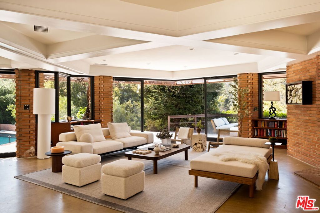 14148 Rustic Lane