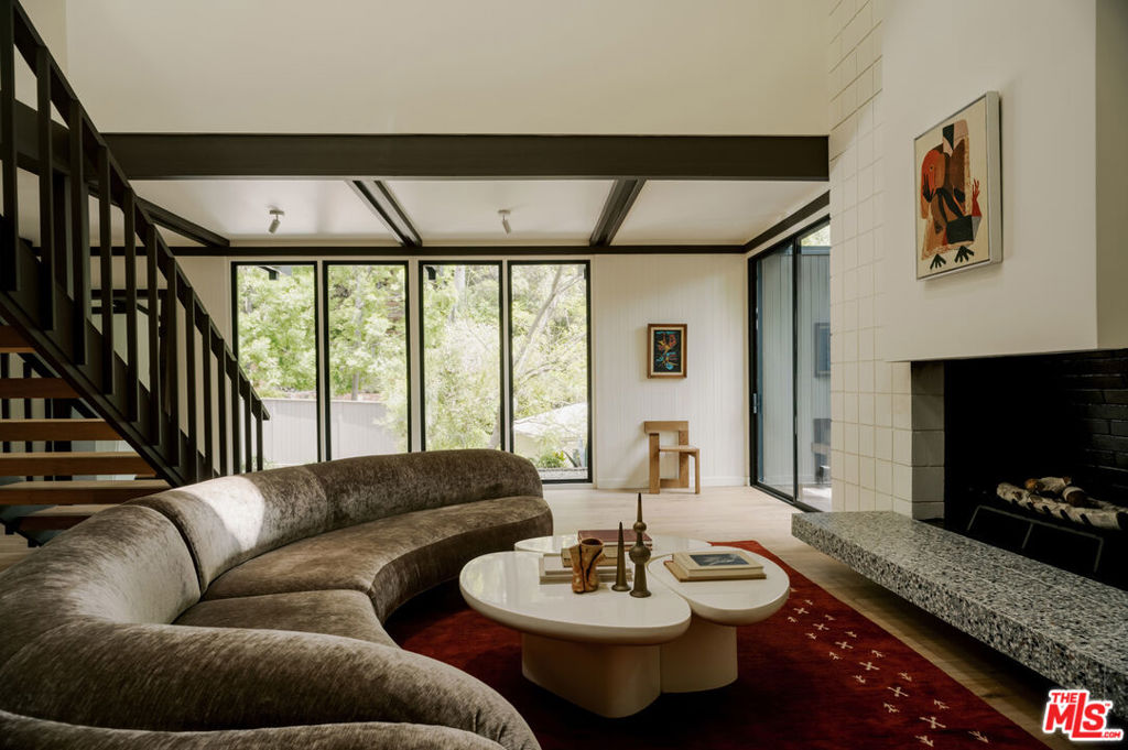 5649 Valley Oak Drive