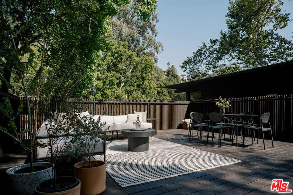 5649 Valley Oak Drive