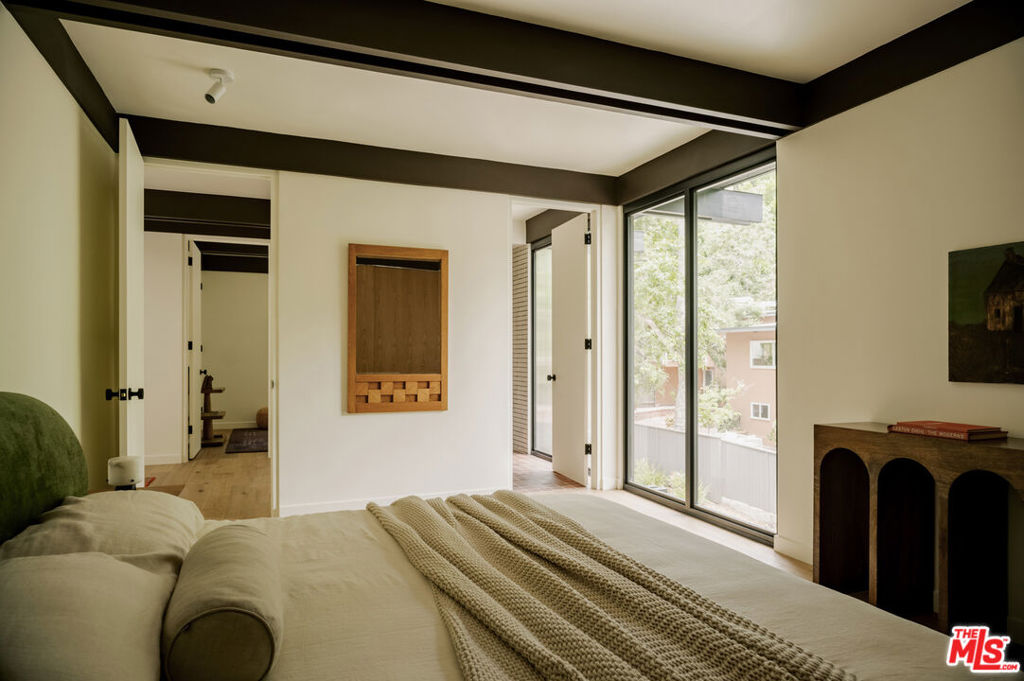 5649 Valley Oak Drive