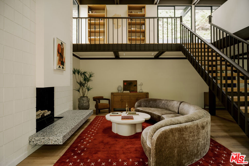 5649 Valley Oak Drive