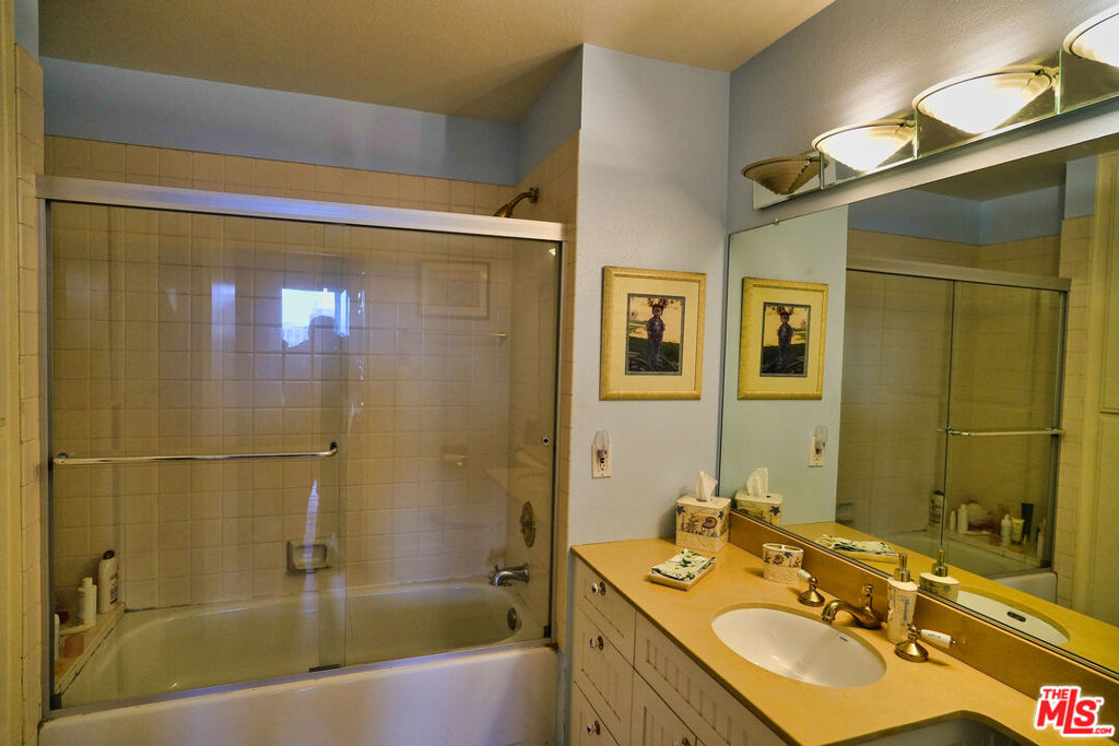 600 W 9th Street 1512