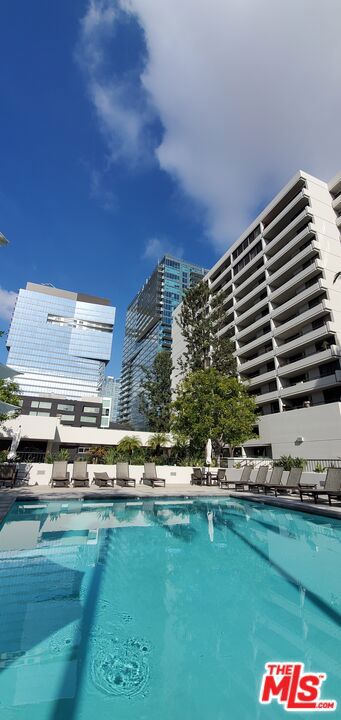 600 W 9th Street 1512