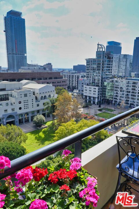 600 W 9th Street 1512
