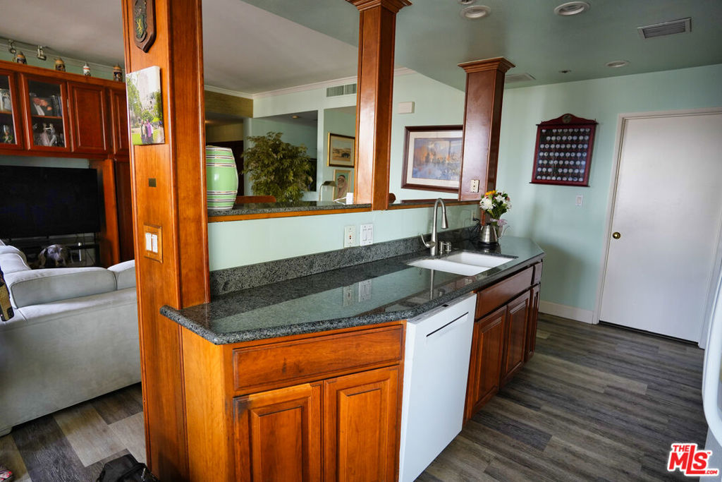 600 W 9th Street 1512