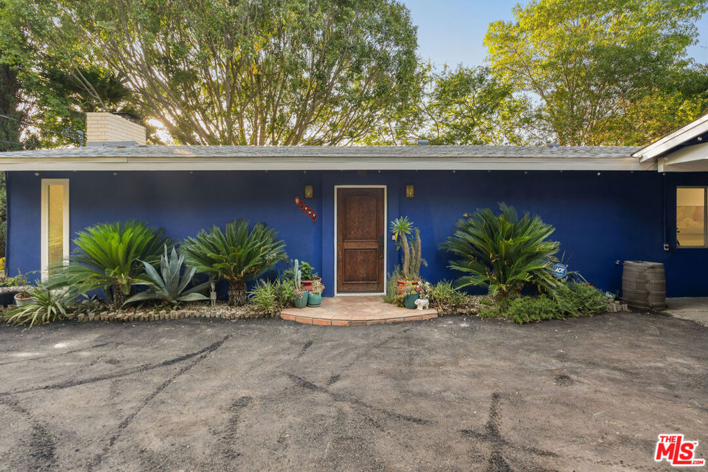 3419 Ione Drive