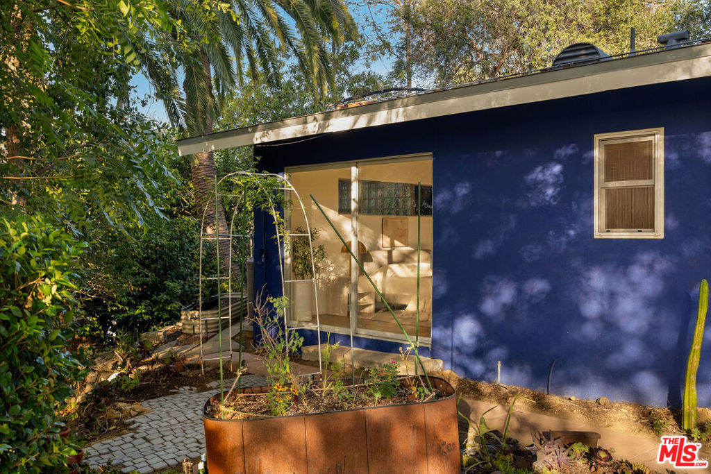 3419 Ione Drive