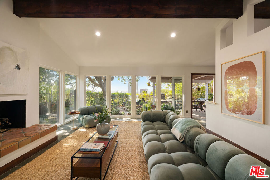 3419 Ione Drive