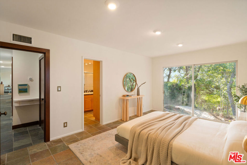 3419 Ione Drive