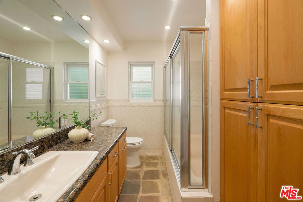 3419 Ione Drive