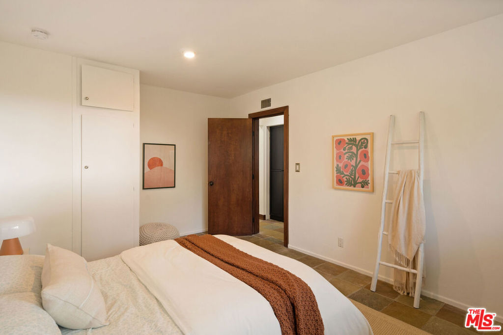3419 Ione Drive