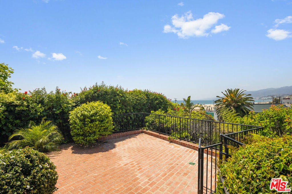 117 Ocean Way
