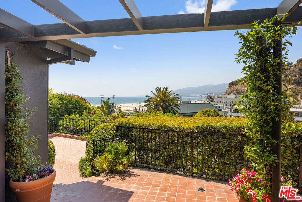 117 Ocean Way