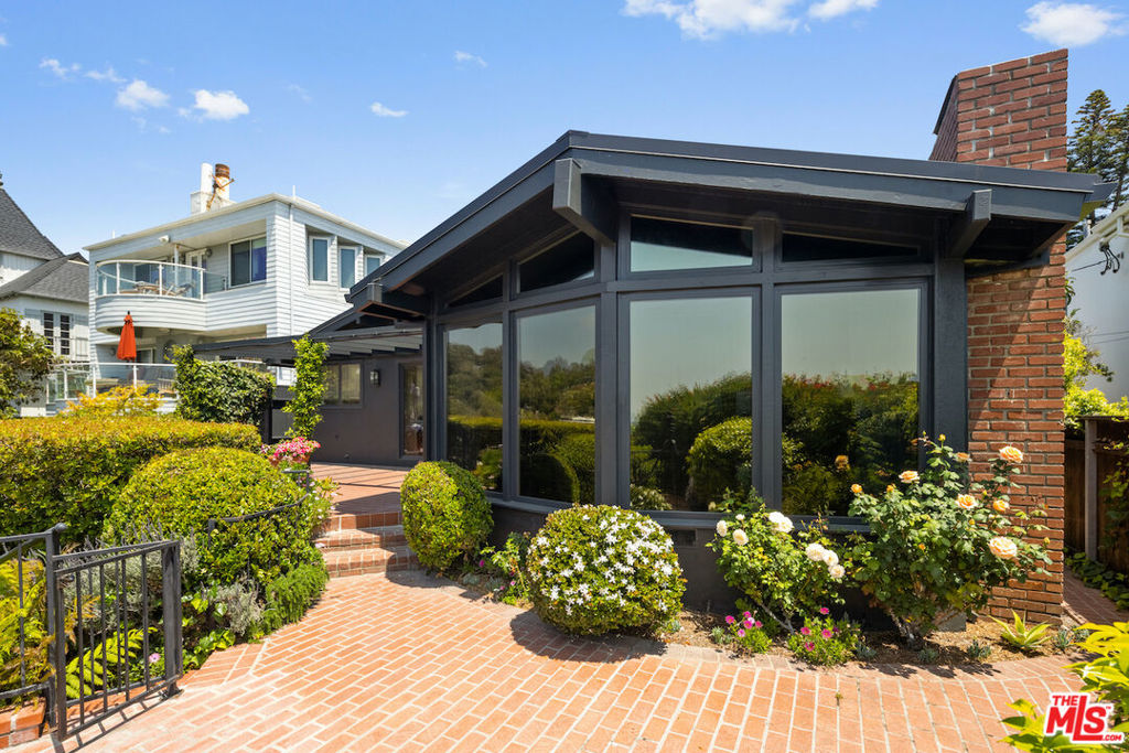 117 Ocean Way
