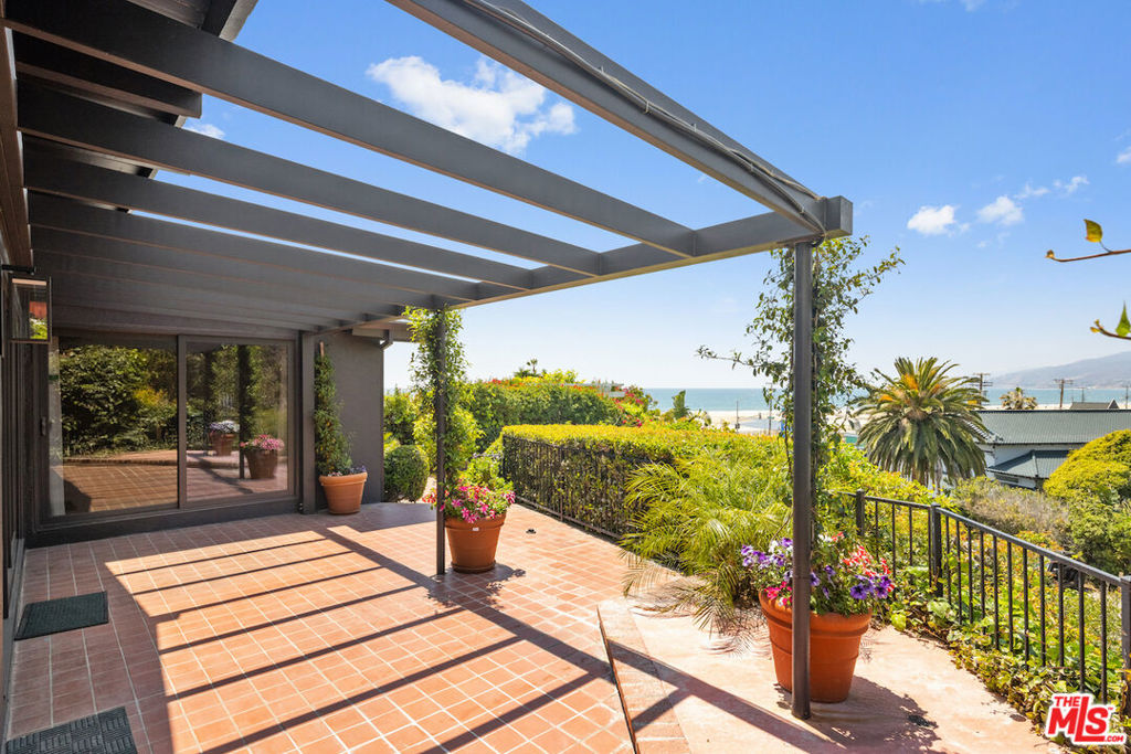 117 Ocean Way