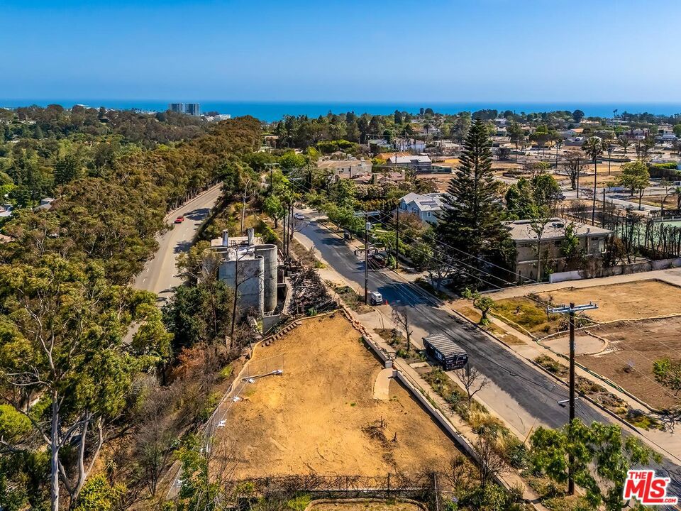 824 Chautauqua Boulevard