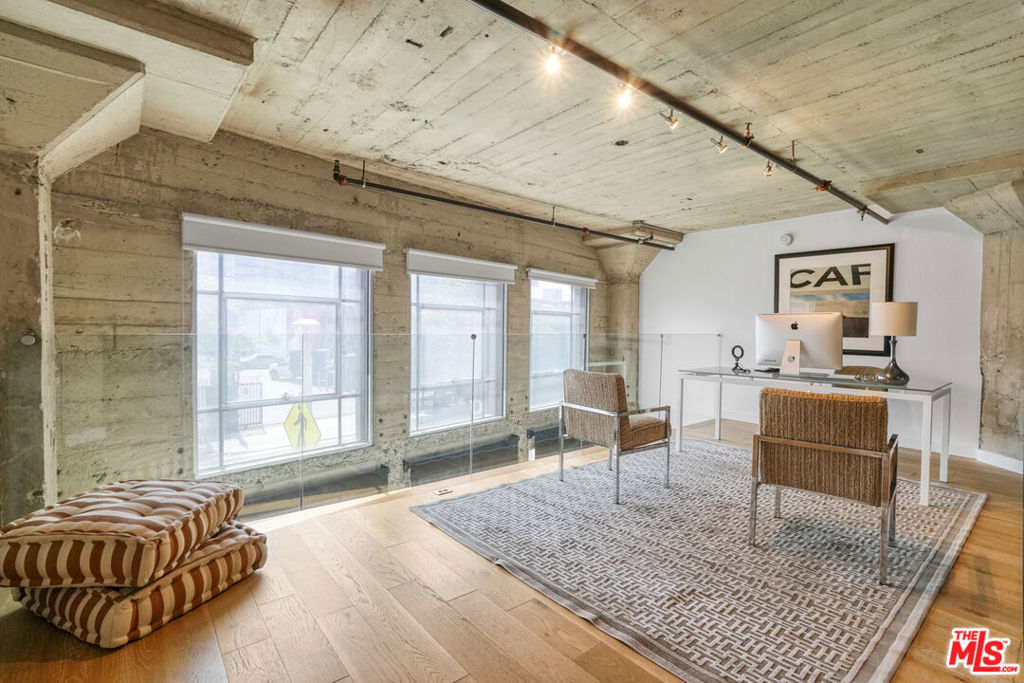 1855 Industrial Street 112