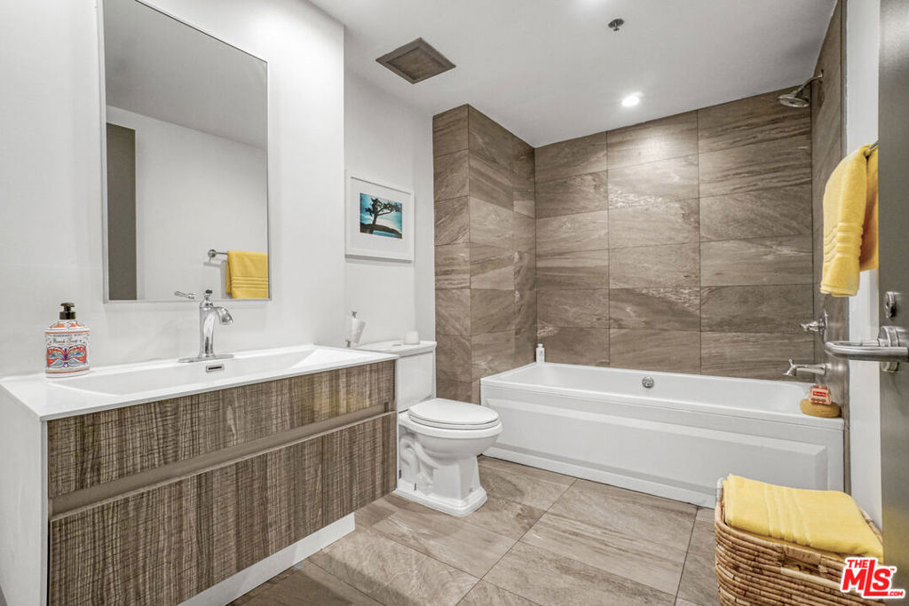 1855 Industrial Street 112