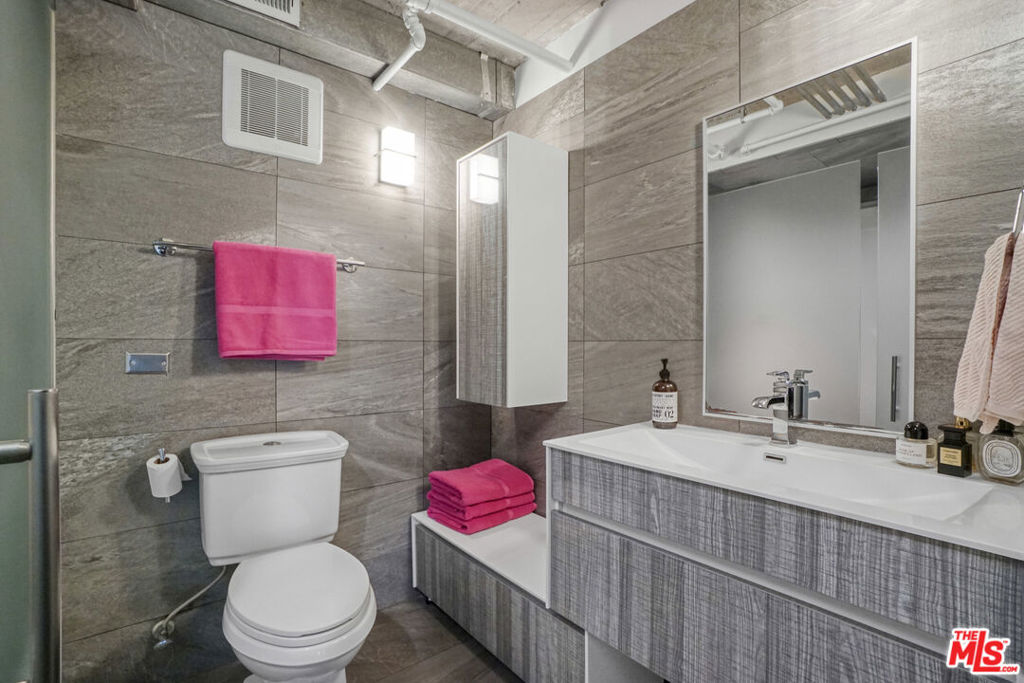 1855 Industrial Street 112