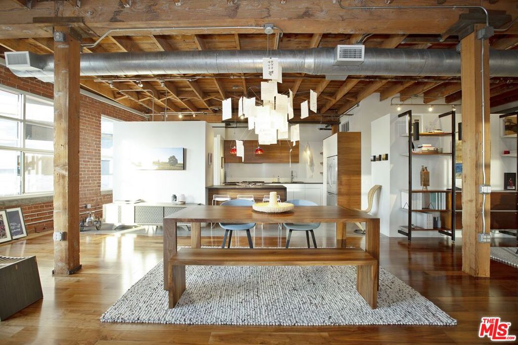 500 Molino Street 204