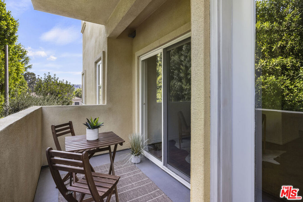 12449 Kling Street 101