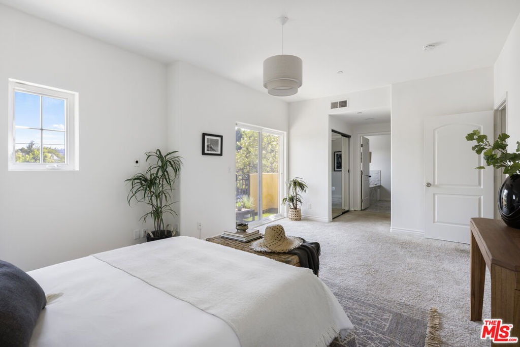 12449 Kling Street 101