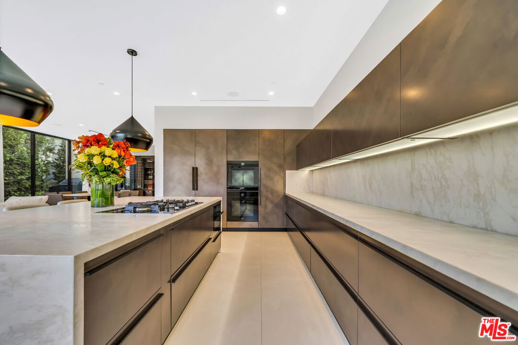 108 N Edinburgh Avenue