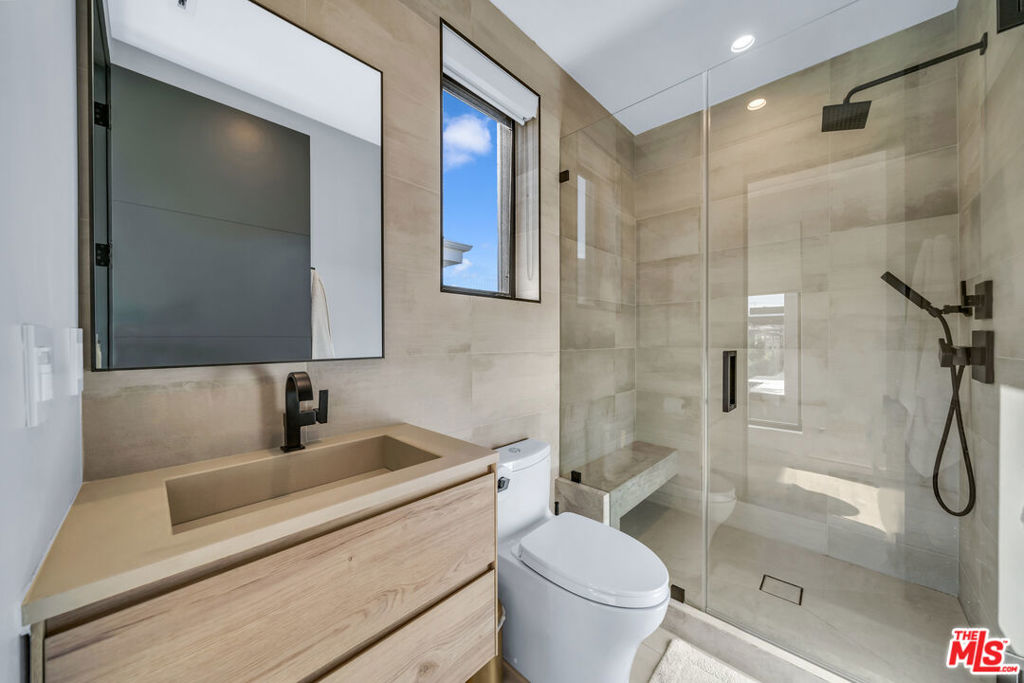 108 N Edinburgh Avenue