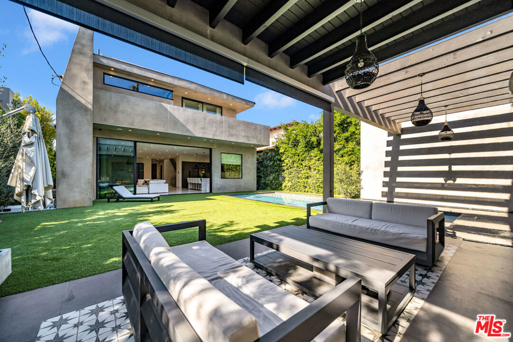 108 N Edinburgh Avenue