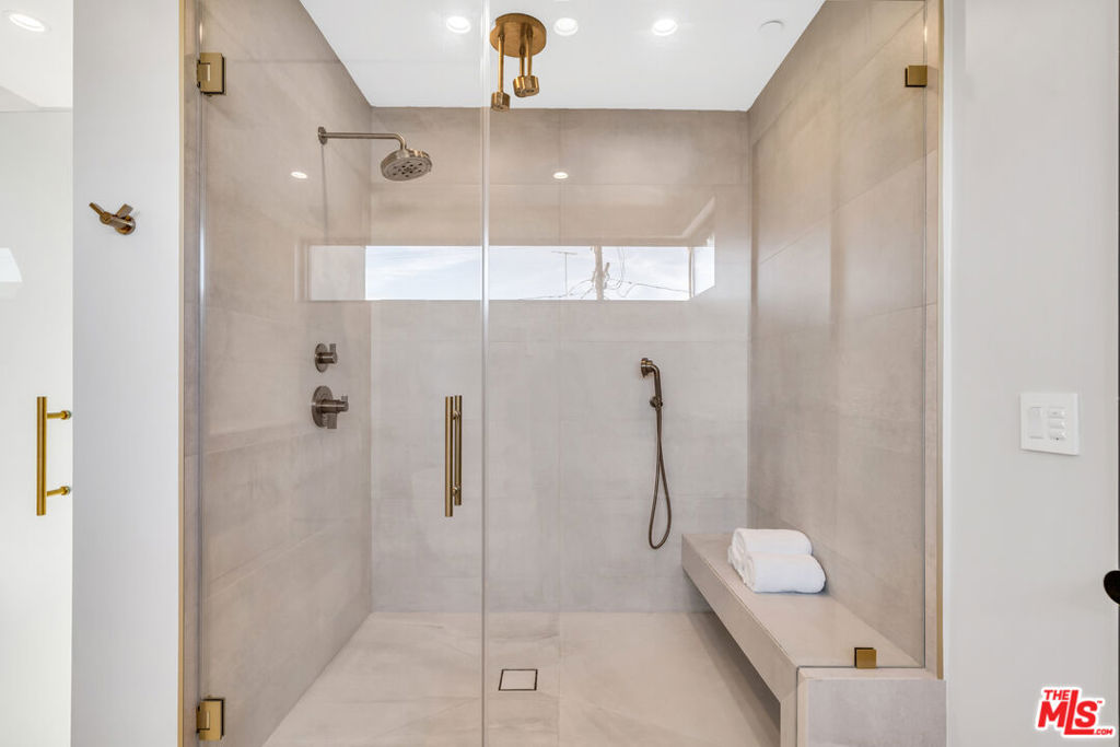 108 N Edinburgh Avenue