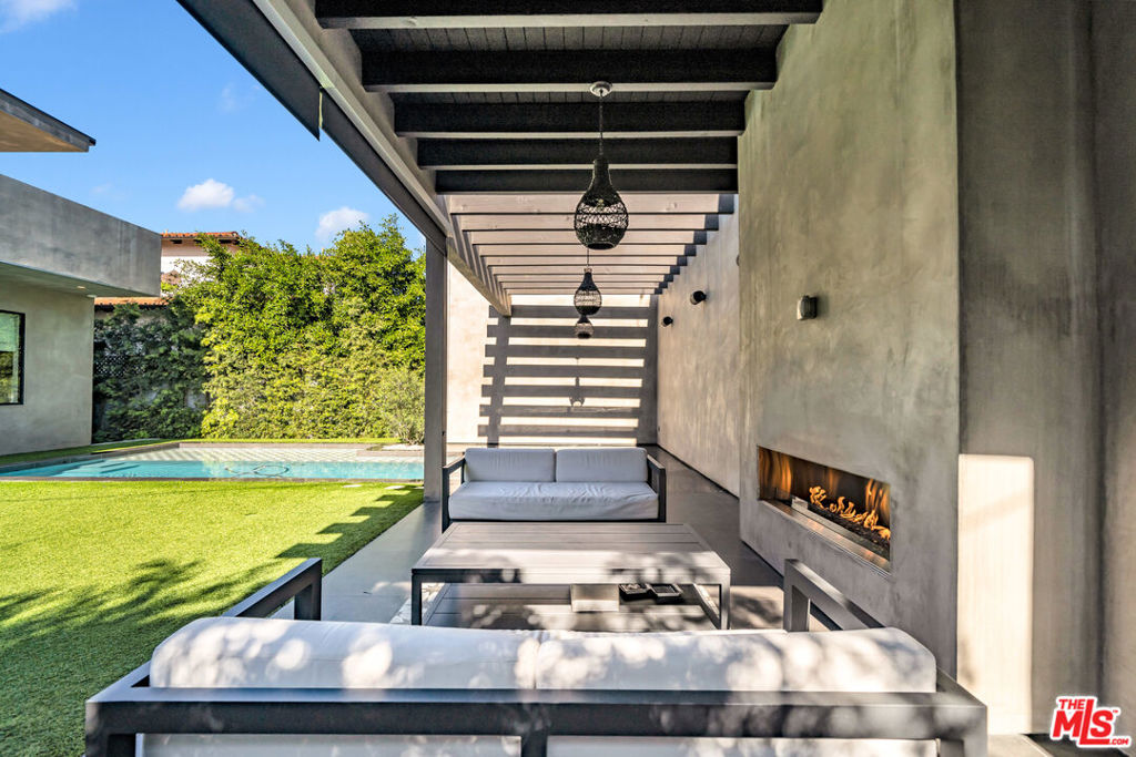 108 N Edinburgh Avenue