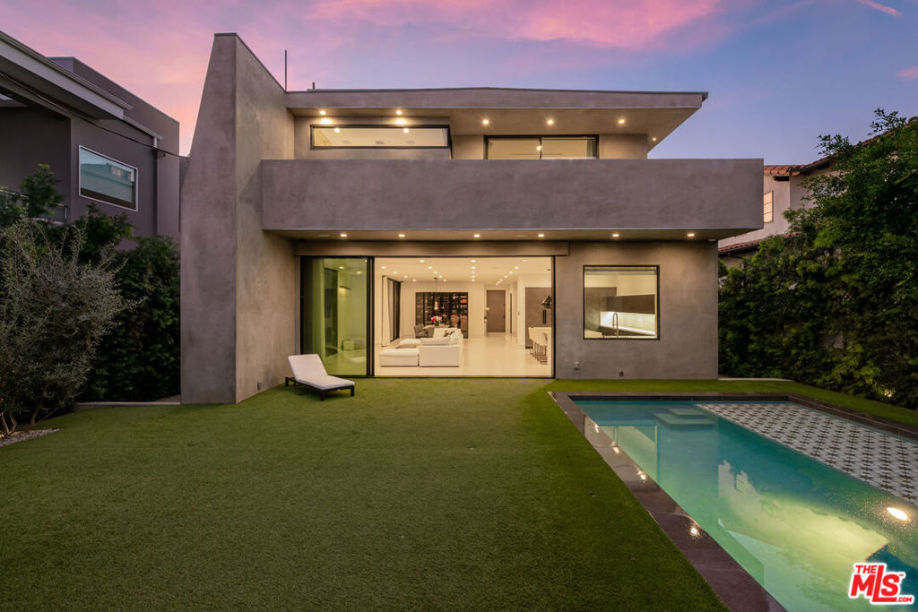 108 N Edinburgh Avenue