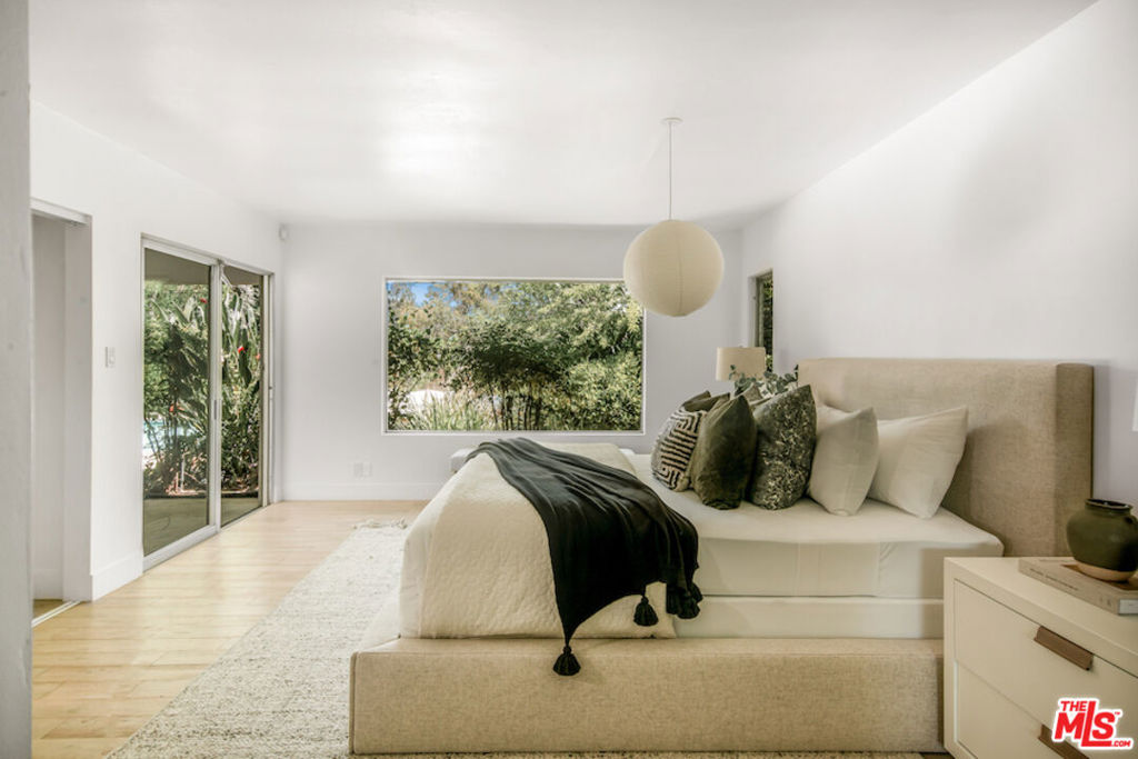 2700 Carmar Drive