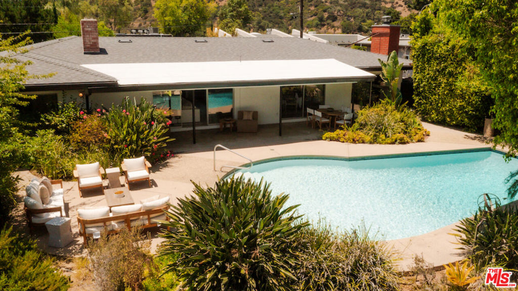 2700 Carmar Drive