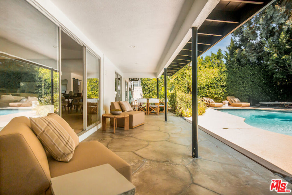 2700 Carmar Drive