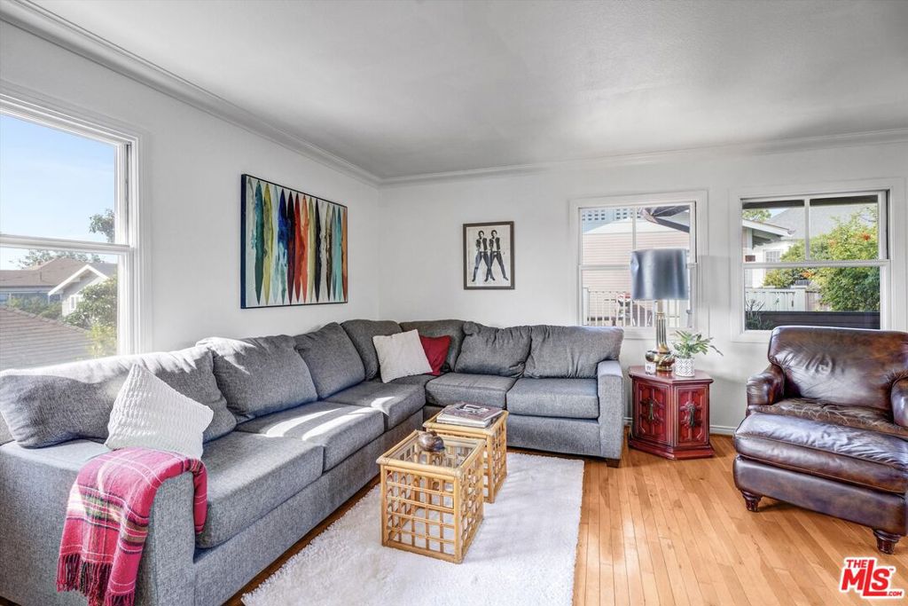 830 E Kensington Road 3