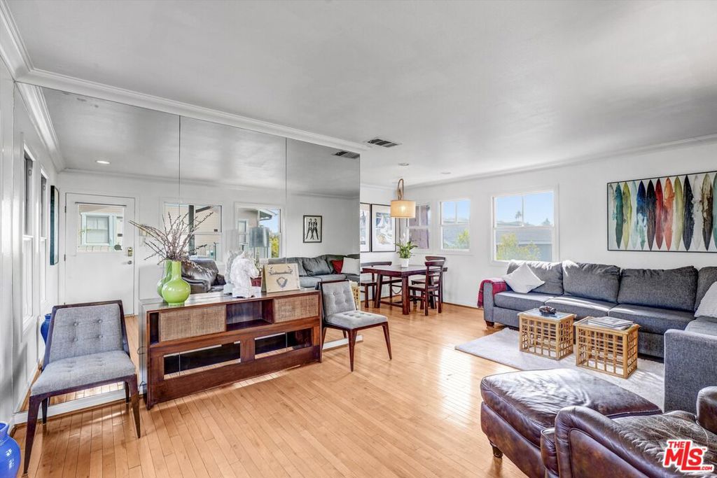 830 E Kensington Road 3