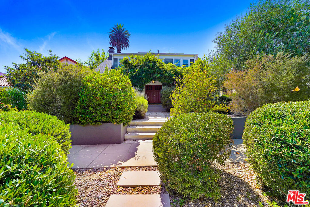 2049 N Berendo Street