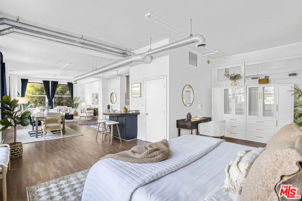 108 W 2nd Street 213