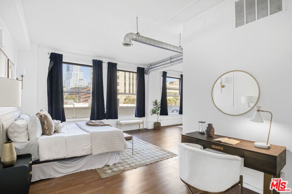 108 W 2nd Street 213