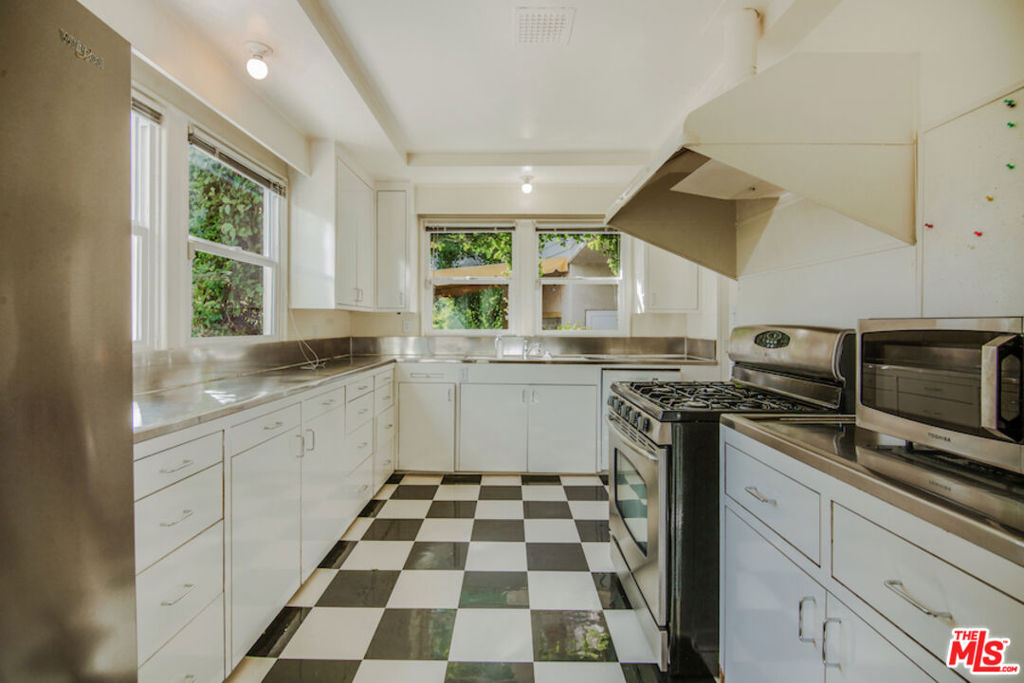 7917 Woodrow Wilson Drive