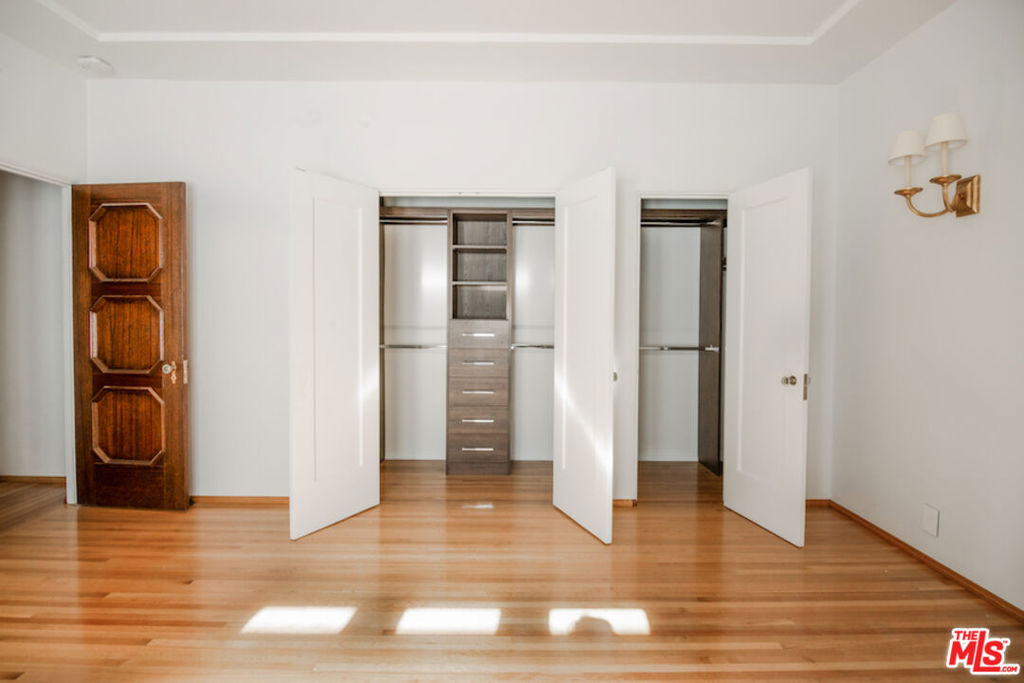 1302 Sweetzer Avenue 101